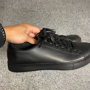 Shoes for crews. Non slip size 10 worn 1x / Old School Low-Rider IV - Leather